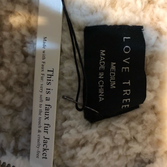 Faux fur pull over jacket - Picture 2 of 2